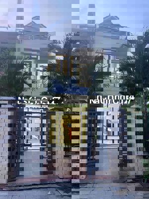 Chính chủ cần bán nhà 2 tầng 1 tum ngay khu godlen hill