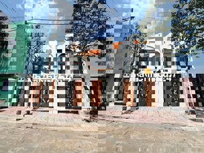 Nhà đẹp KCN Cầu Tràm, chính chủ đi nước ngoài nên bán rẻ tặng nội thất