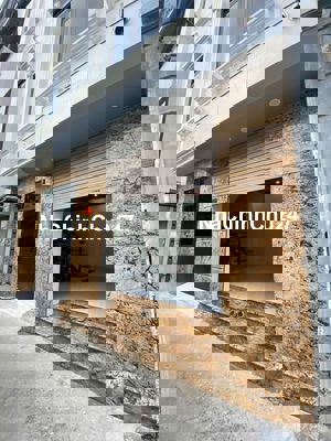 Chính chủ cần bán nhà Long Biên  31 m 5 tầng mới xây, 3 ngủ rộng