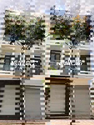 CHÍNH CHỦ CẦN BÁN GẤP NHÀ 1 TRỆT 2 LẦU 80m2 GẦN VISIP 1