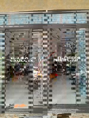 Nhà MT chính chủ 2 tầng rộng đẹp