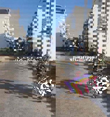 NỀN THỔ ĐẸP RẺ GẦN UBND P5