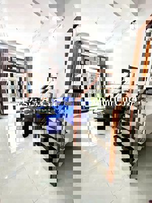 Nhà đẹp ở Lê Trọng Tấn gần trường học Chu Văn An