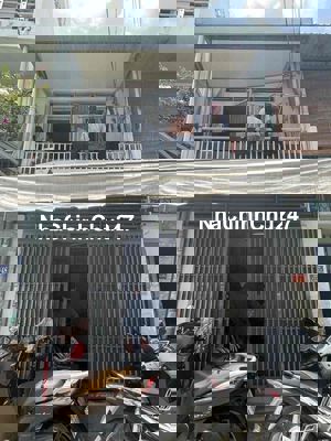 Chính chủ bán nhà Lạc Long Quân, Hẻm 6m, 57m2, ngang 4.2m, 8.1 tỷ tl