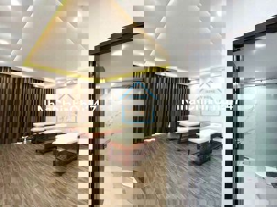 NHÀ MỚI XÂY 5 TẦNG MẶT TIỀN CHU HUY MÂN 8 PHÒNG 7 WC CÓ THANG MÁY