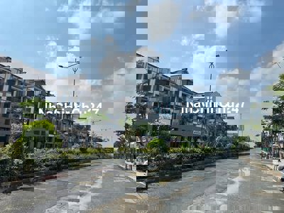 Bán đất thổ cư gần Vinhomes Hậu Nghĩa, Đức Hoà. DT:219m2.Giá 3,898 tỷ.