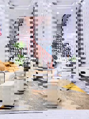 Chủ hạ chào 200tr còn 5,75 tỷ cho một căn nhà 30m2 tại Thanh Nhàn