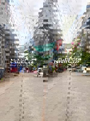 Bán nhà chính 40m vuông chủ 01 lầu giáp chợ ngã 4 bốn xã