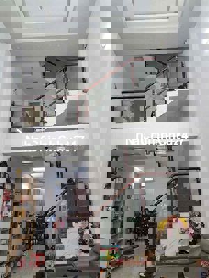 CHÍNH CHỦ BÁN NHÀ NGÃ TƯ GA LIỀN KỀ GÒ VẤP - HẺM 6M - 3 PHÒNG NGỦ 65M2