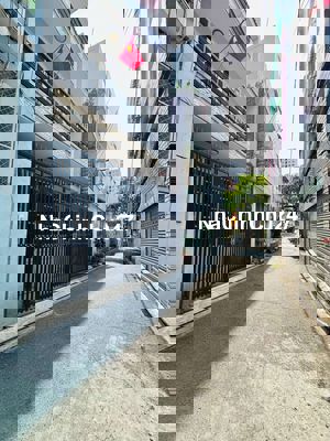 Chủ cần bán căn nhà đường Nguyễn Hồng Đào 4 tầng 4x17m 10.9 tỷ TL