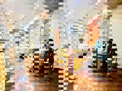 Tập thể Vĩnh Hồ 75m 2 phòng ngủ 1 ban công sổ đỏ chính chủ Đống Đa