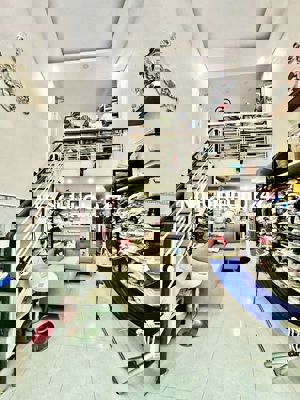 Bán nhà chính chủ sổ hồng riêng, bình thạnh gần các trường đại học