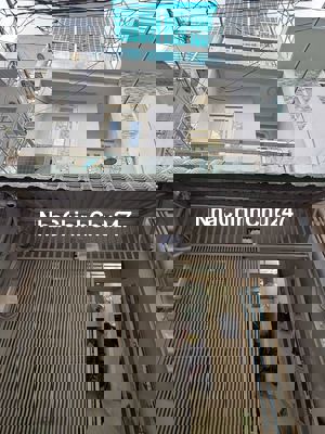 Chính chủ. Nhà 1 trệt 2 lầu sân thượng. Hẻm 1 xẹt Lê Lợi P4 GV