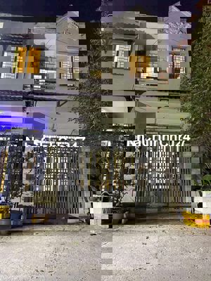 Chính chủ gửi bán căn nhà mới xây dựng dt 120m2 mt đường giáp hải