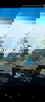 TÔI CHỦ KẸT TIỀN BÁN GẤP 2000M2 NGAY UBND XÃ