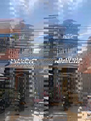 Chính chủ bán nhà mặt tiền sát trung tâm tài chính