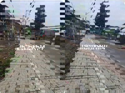 CHÍNH CHỦ CẦN BÁN ĐẤT - TẶNG NHÀ CẤP 4 - SỔ HỒNG TRAO TAY