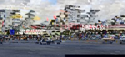 Chính chủ cần bán gấp nhà hẻm xe hơi tránh nhau ngay trung tâm Quận 1