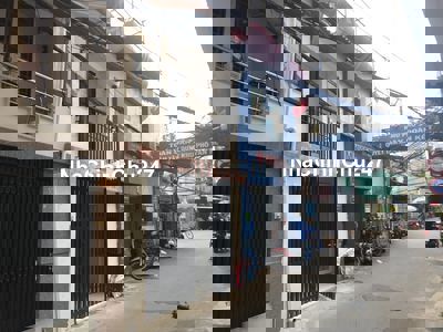 Bán nhà chính chủ MT đường nhựa Quận 3