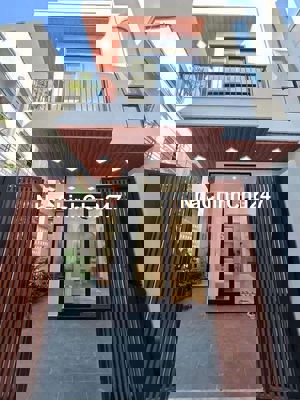 CHỦ NHÀ CẦN TIỀN NÊN BÁN GẤP