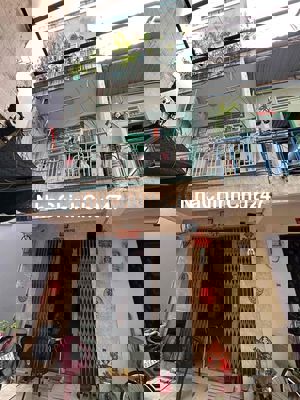 Cần Bán Gấp Nhà Chính Chủ Nở Hậu Hẻm Văn Thân P8 Q6 Cách MT 200m