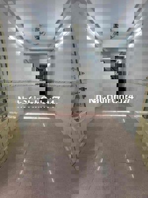 nhà bán chính chủ  p 2.q5