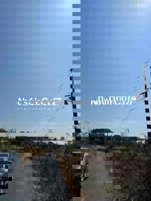 Chính chủ cần bán gấp lô đất cổng chào trường học lộc ninh