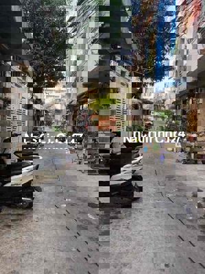 🔥 NHÀ QUẬN 4 – HẺM XE HƠI – GIÁ CHỈ 2.X TỶ – GẦN MẶT TIỀN – KHÔNG QUY