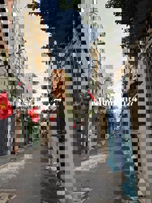 Bán Nhà Trường Chinh 120m²–Xe Hơi Ngủ Nhà - Nở Hậu – Chỉ Hơn 80tr/m2!