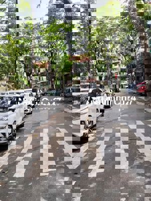 Chính chủ cần bán nhà Biệt Thự Cầu Giấy 4tầng một hầm full nội thất.