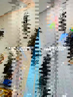 nhà lầu 2 phòng ngủ ngay gần đại học cảnh sát. đường 14 linh chiểu