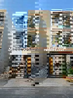 Chính chủ gửi bán nhà mặt tiền 1 trệt 2 lầu gần QL 13 tại Thuận An