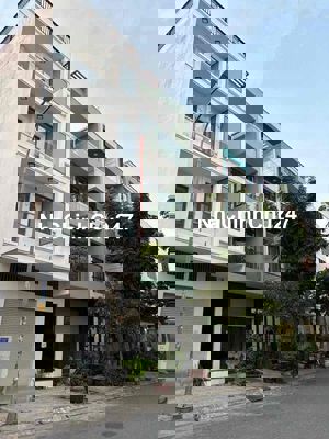 Bán nhà thiết kế hiện đại, thang máy đường 21 khu Tên lửa giá 10,9 tỷ