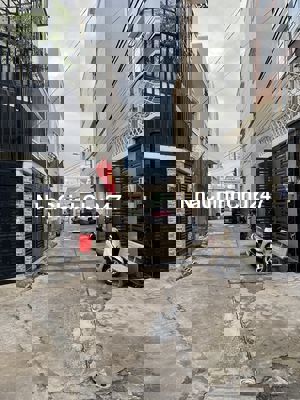 Bán nhà gần VINCOM Lê văn việt .