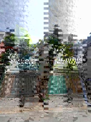 Bán Nhà Khu Tên Lửa. MT Đường 25. Đối diện Công Viên, 5x20m, 3,5 tấm.