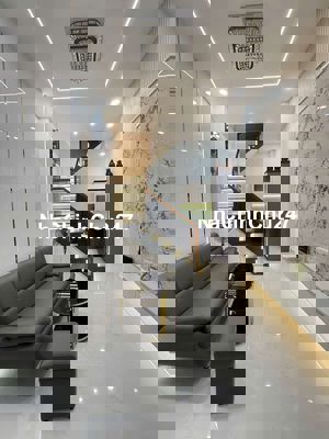 Mặt Tiền Hẻm - Khu Bàu Cát - 3 Tầng - 5 Tỷ hơn