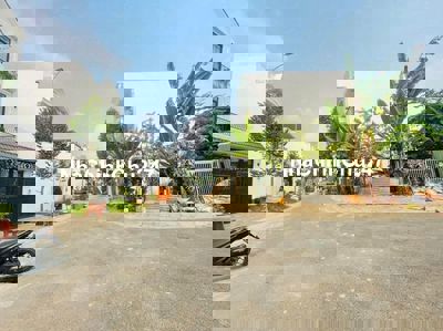 Bán nền góc 2 MT đường số 1 KDC Nam Long . Giá chỉ 5,5 tỷ