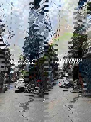 NHÀ HẼM 8M xe hơi quay đầu