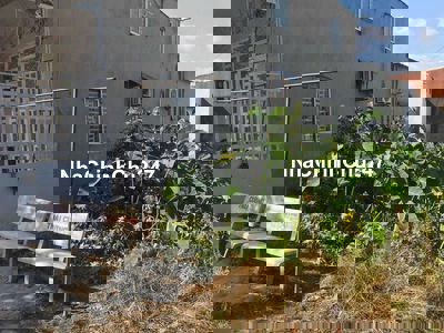 BÁN NỀN HẺM TỔ 4
- CÁCH ĐƯỜNG SỐ 7 CHỈ 40m 
- KHU GIẢNG VIÊN ĐHCT, NK