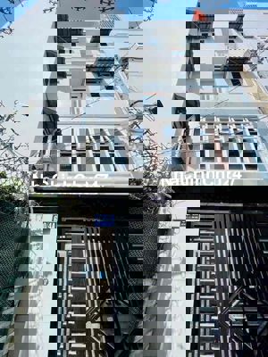 Chính chủ bán nhà 41m2, 6 phòng ngủ, đường Ngô Đức Kế