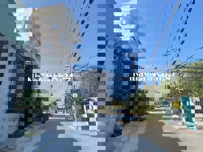 Chính Chủ bán lô Đất 3,7 tỷ Ngang 5m Dài 20m view sông, hẻm thông