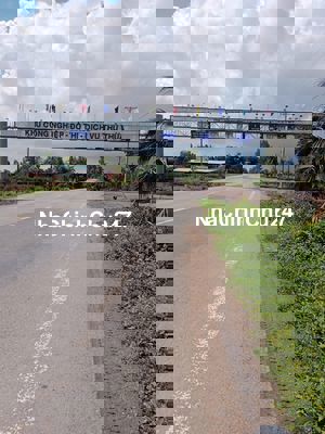 Đất mặt tiền có hơn 1/2 là thổ cư còn lại vườn thích hợp làm kho cửa