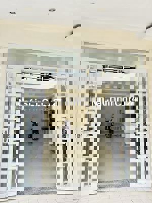 Bán nhà Chính chủ, hẻm xe hơi, gần cv, trương học, chợ, khu an ninh...