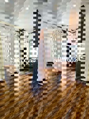 Tập thể phố Tây Sơn 75m ô tô đỗ cầu thang sổ đỏ chính chủ Đống Đa