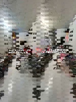 Chính chủ gửi bán nhà giá tốt, dưới 4 tỷ, 2 lầu, cách ôtô 10m,bình tân