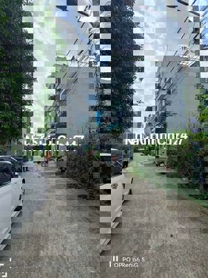 Bán đất thổ cư ,hẻm xe hơi, nở hậu