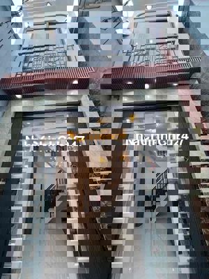 tôi cần bán nhà tỉnh lộ 10 40m2 2T2 full thổ cư