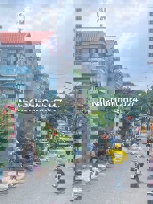 Nhà 1T 1L BTCT + Sân thượng 2PN, 2WC - DT: 63m2 nở hậu, SHR chính chủ