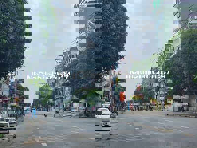 CHỦ GỞI BÁN NHÀ CÓ 2 MẶT TIỀN CÓ NHÀ 3 LẦU MT ĐT743B ĐỐI DIÊN PHT.