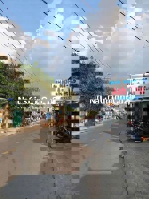 BÁN ĐẤT THỔ CƯ. MẶT TIỀN NGUYỄN THỊ NGÂU. DT: 5,5×32M.